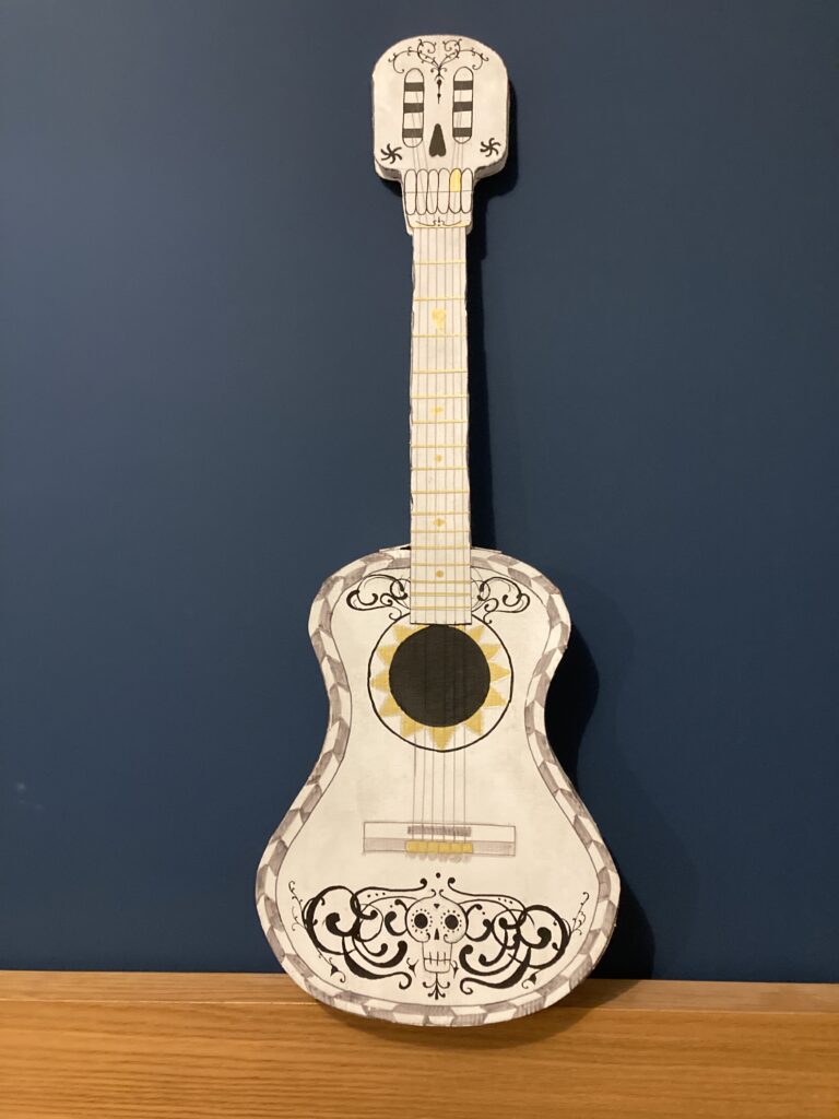Guitare de Coco disney pixar